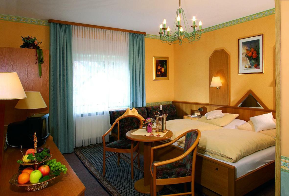 Gaestehaus Hotel Rheingraf Камп-Борнхофен Экстерьер фото